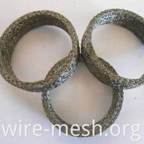 Stainless steel compressed knitted mesh gasket
